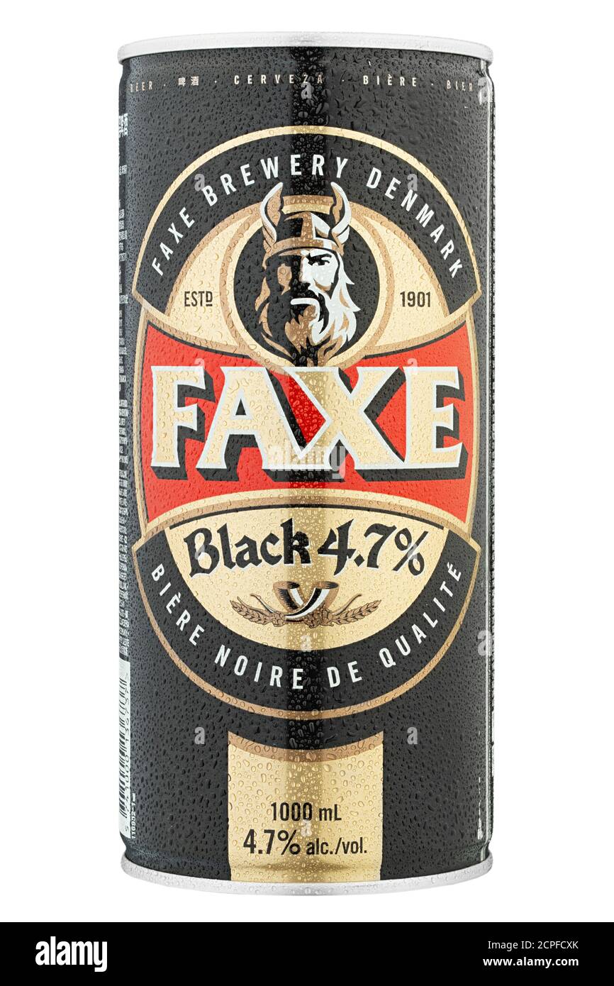 Ucraina, Kiev - Giugno 22. 2020: Lattina di alluminio birra Faxe Black, su  sfondo bianco. Confezionamento isolato per catalogo. Gocce d'acqua. Il file  contiene Clippi Foto stock - Alamy