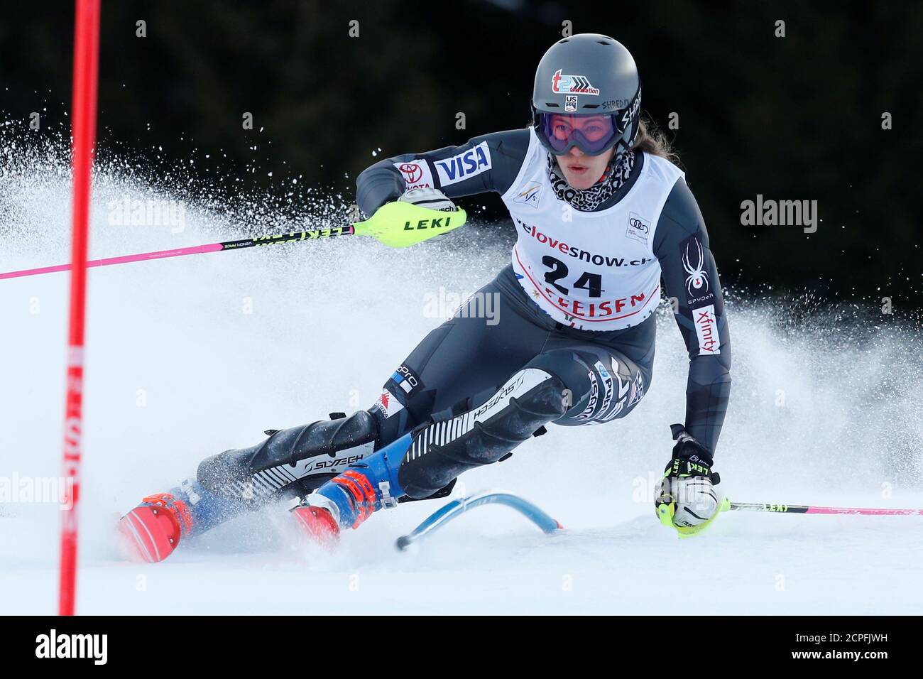 Sci - Coppa del mondo di Sci Alpino - Ladies' Slalom - Lenzerheide,  Svizzera - 28 gennaio 2018. Resi Stiegler degli Stati Uniti in azione.  REUTERS/Stefano Rellandini Foto stock - Alamy