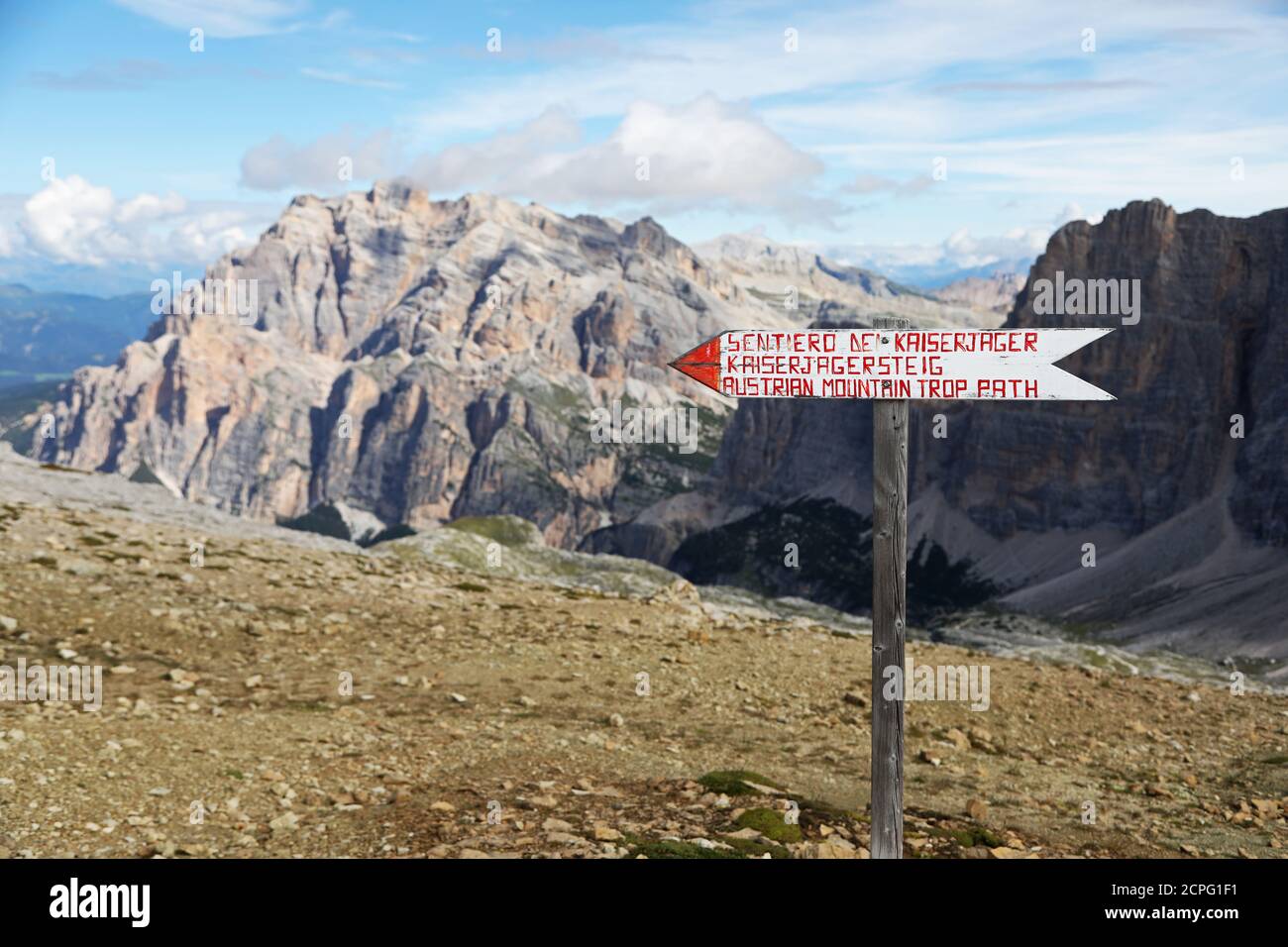 Antico sentiero della prima guerra mondiale nelle alpi italiane Foto Stock