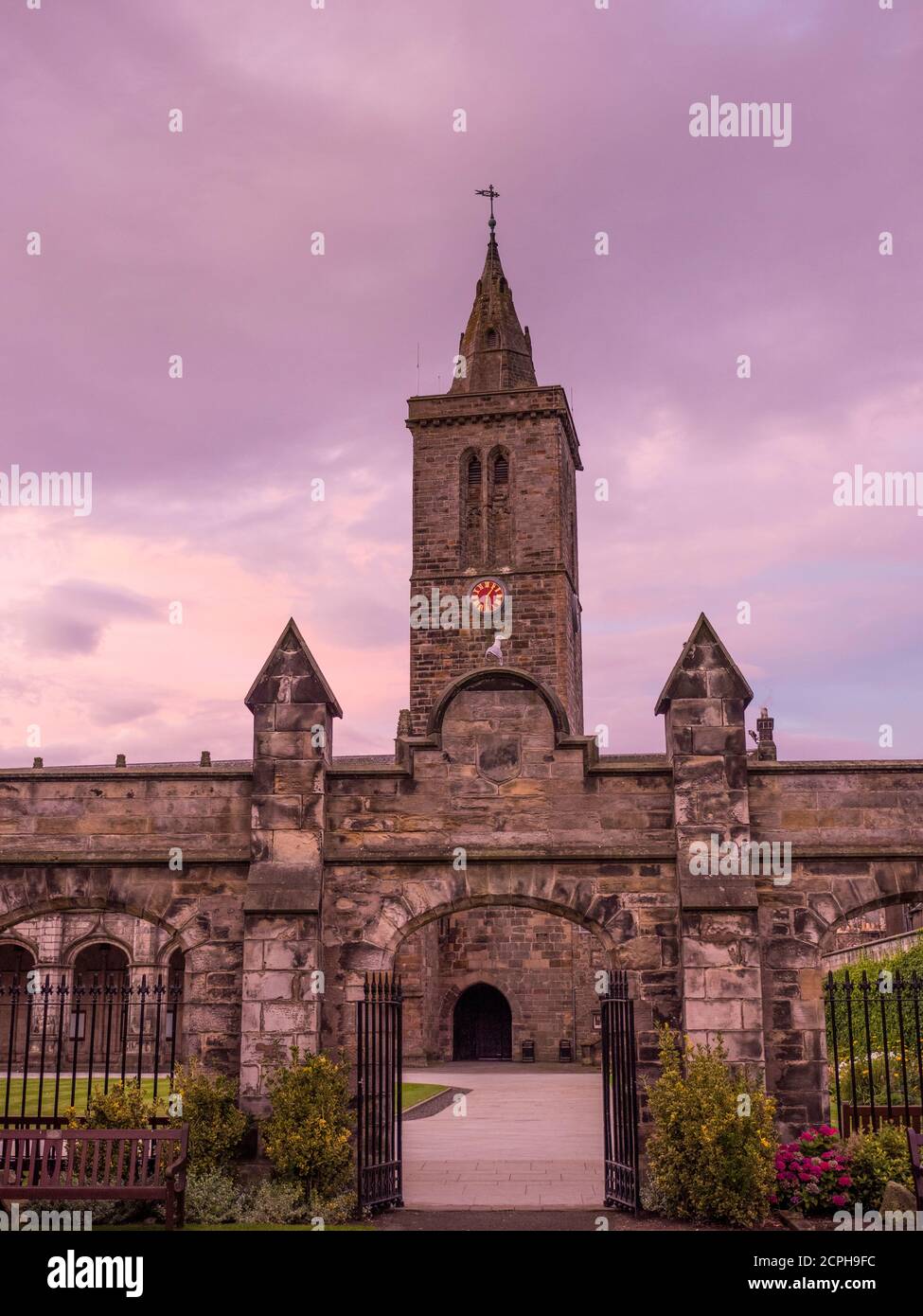 St Salvators Chapel spire di notte, St Salvators Chapel, University of St Andrews, St Andrews, Fife, Scozia, Regno Unito, GB. Foto Stock