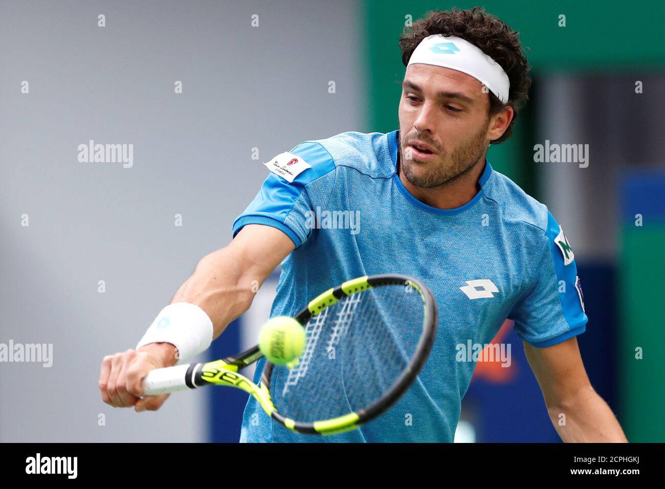 Tennis - Shanghai Masters - Shanghai, Cina - 11 ottobre 2018 - Marco Cecchinato d'Italia in azione contro Novak Djokovic di Serbia. REUTERS/Aly Song Foto Stock