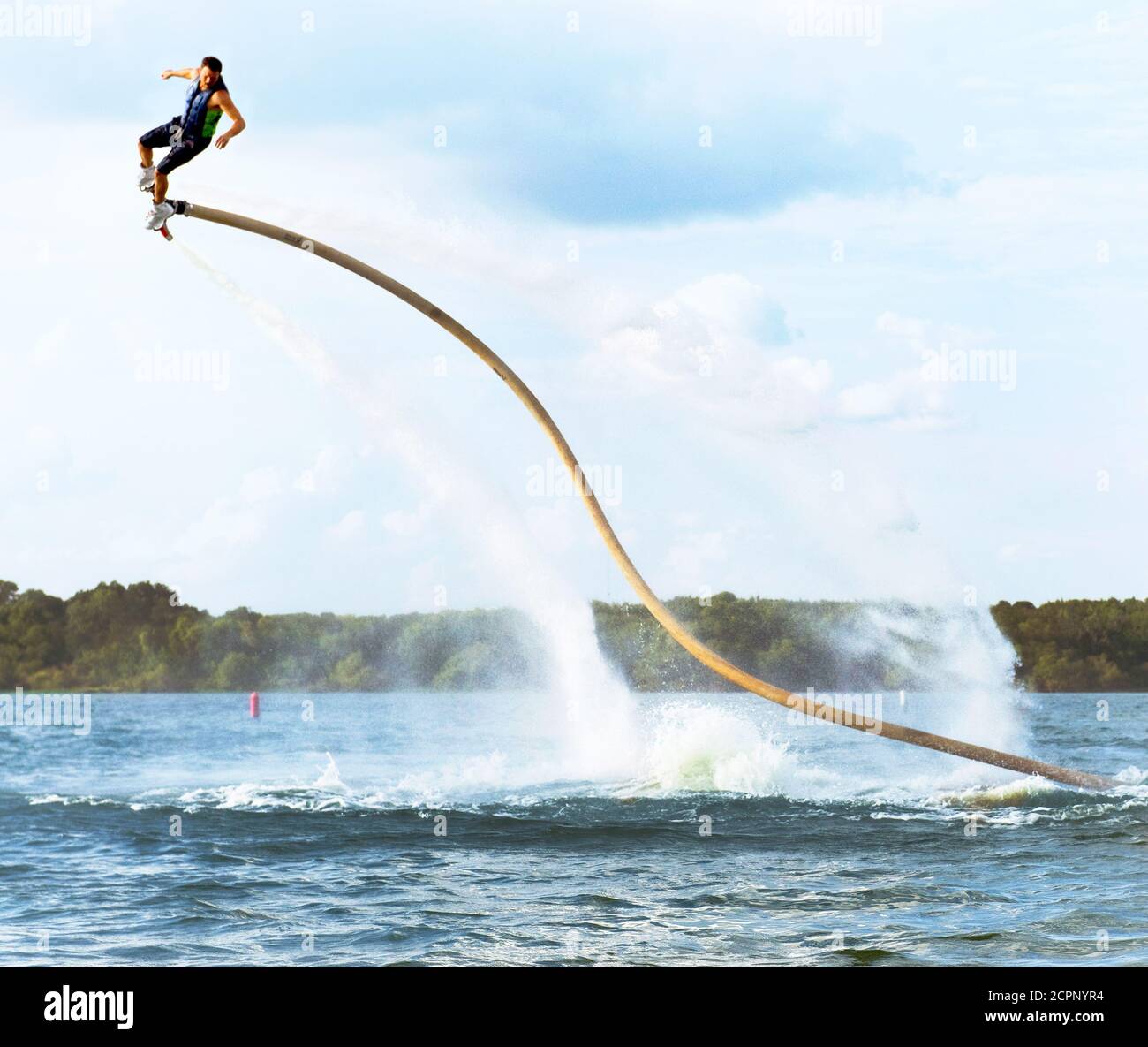 Rocket Man volare su una Jet Fly Board al lago Arlington, Texas. Foto Stock