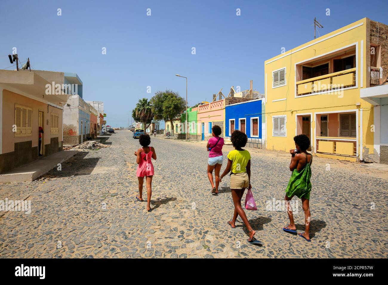 SAL Rei, Boa Vista, Capo Verde - vista città, scena della strada nella capitale dell'isola SAL Rei. Foto Stock