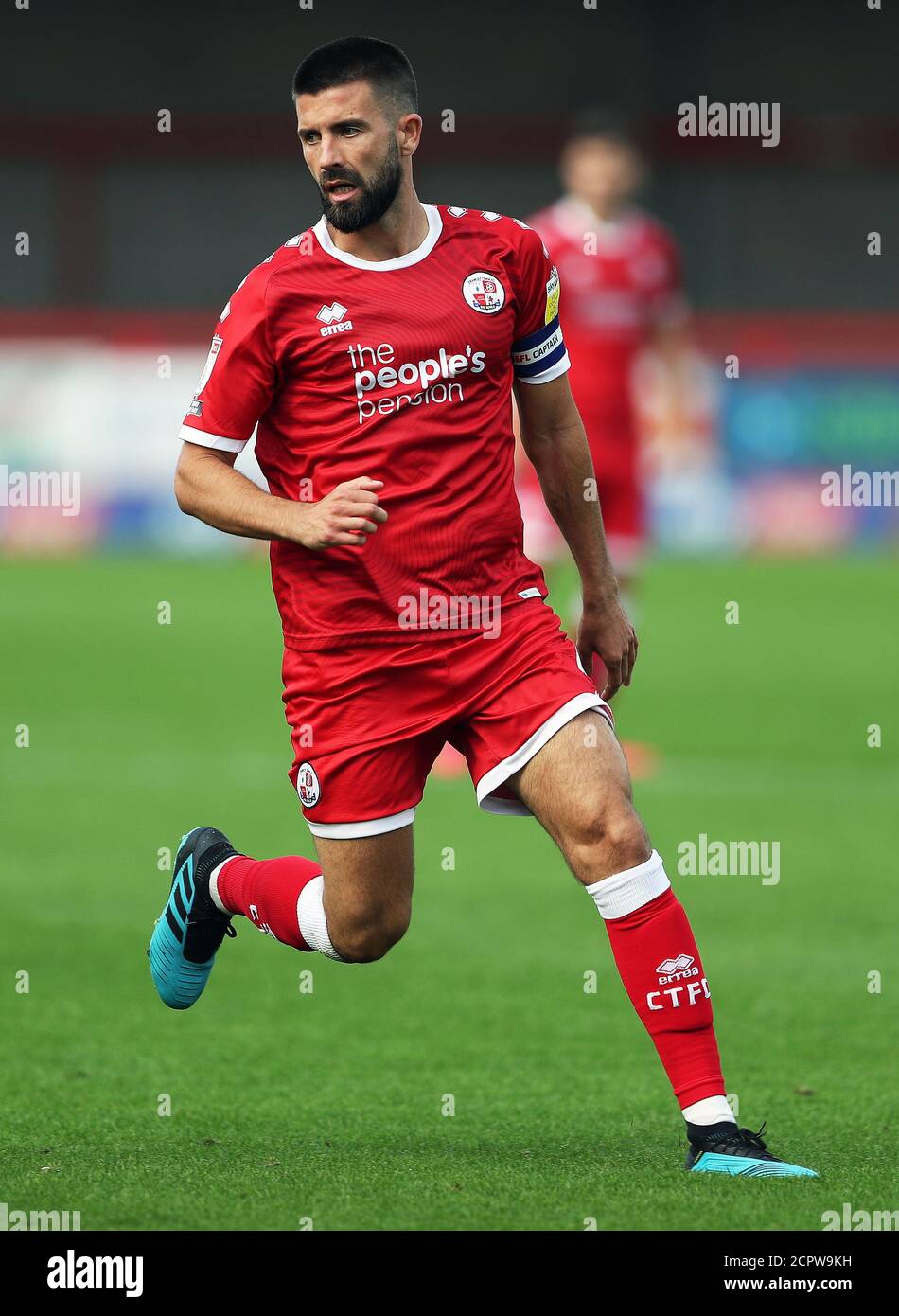 George Francomb di Crawley Town in azione durante la partita Sky Bet League Two al People's Pension Stadium, Crawley. Foto Stock