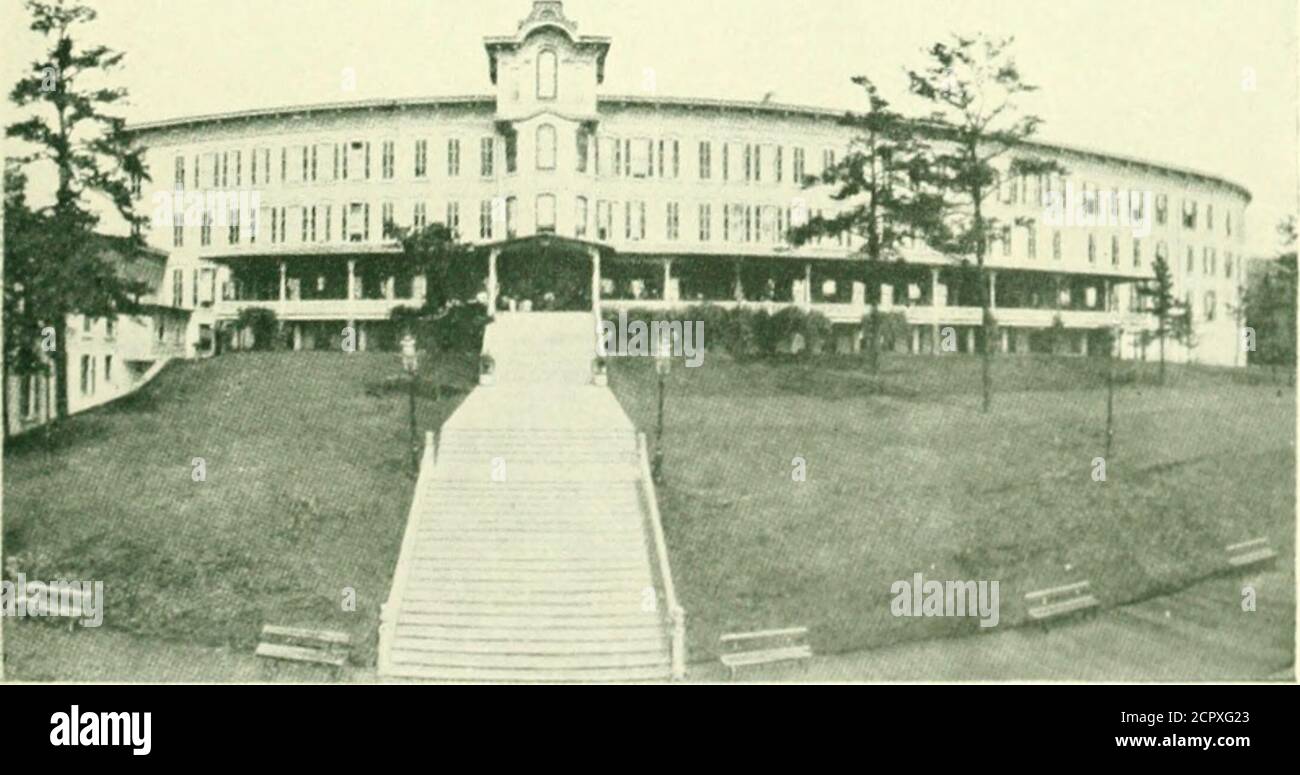 . Lungo la riva e ai piedi. SUNNYREST SANATORIUM - Elwell Stockdale. Suppl. Per i casi curabili di tubercolosi. Prezzi da 15 a 25 dollari a settimana. Capacità 50. Aperto tutto l'anno. Un quarto di distanza dalla stazione. Opuscolo. White Haven si trova nella famosa IJlue Mountainson, la linea principale della (ferrovia cntral del New Jersey e ha un'elevazione di 1,200 piedi. L'aria è sempre rinvigorente, le notti che si raffreddano in estate e il wi.id rendono anche la giornata più calda confortevole. TIM il paziente sfugge l'umidità delle altezze più basse in estate e tlie umidità in inverno. GLEN SUMMIT NASCE Foto Stock