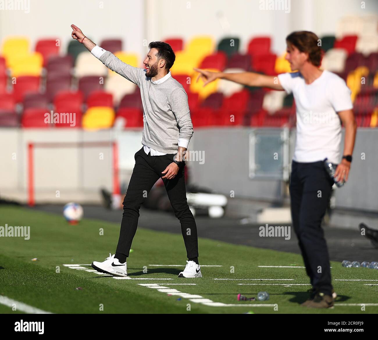 LONDRA, INGHILTERRA. 19 SETTEMBRE 2020 Carlos Corberan manager di Huddersfield Town durante la partita Sky Bet Championship tra Brentford e Huddersfield Town a Griffin Park, Londra. (Credit: Jacques Feeney | MI News) Credit: MI News & Sport /Alamy Live News Foto Stock