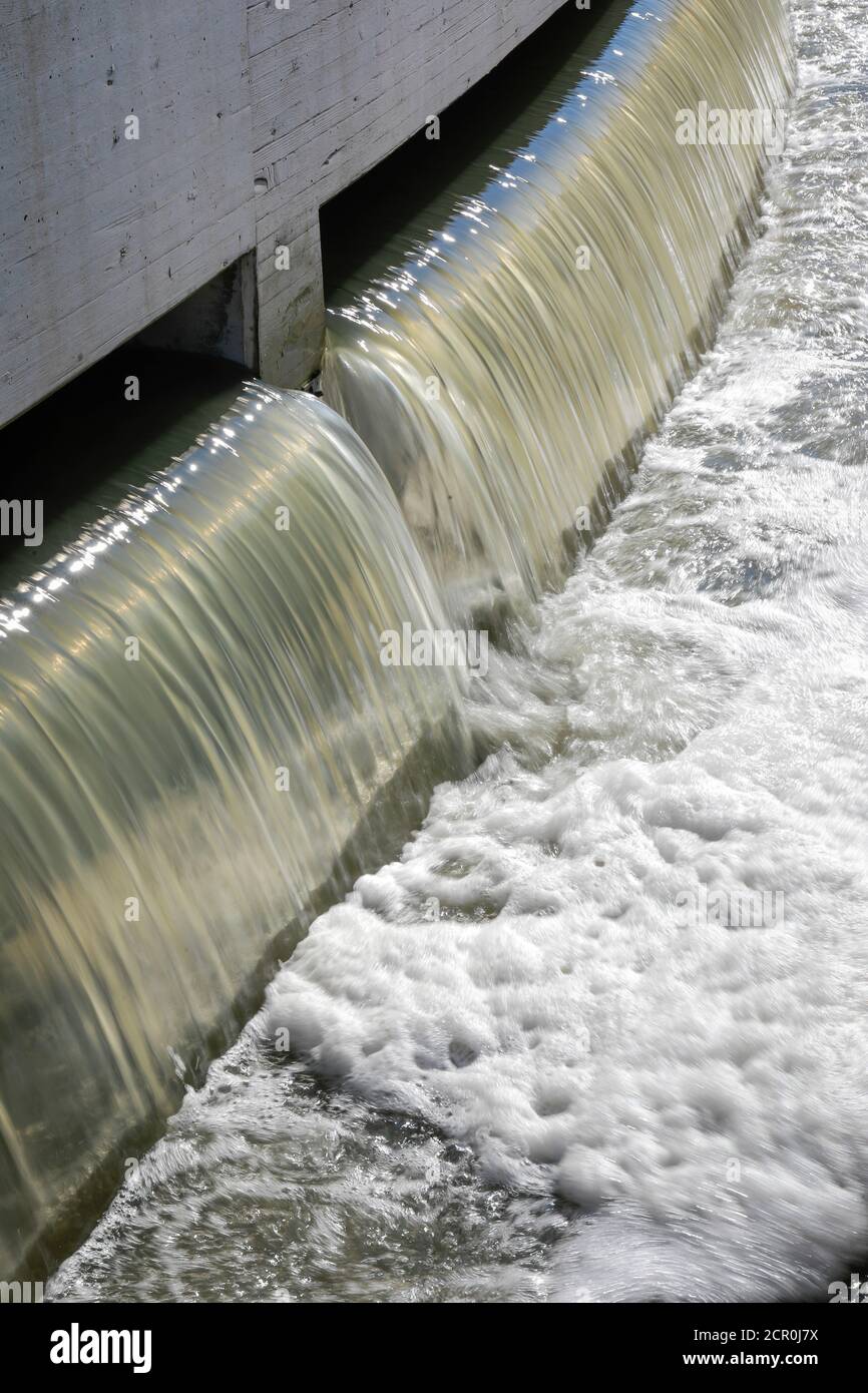 Trattamento delle acque reflue, chiarificatore primario, impianto di chiarificazione, Germania, Europa Foto Stock