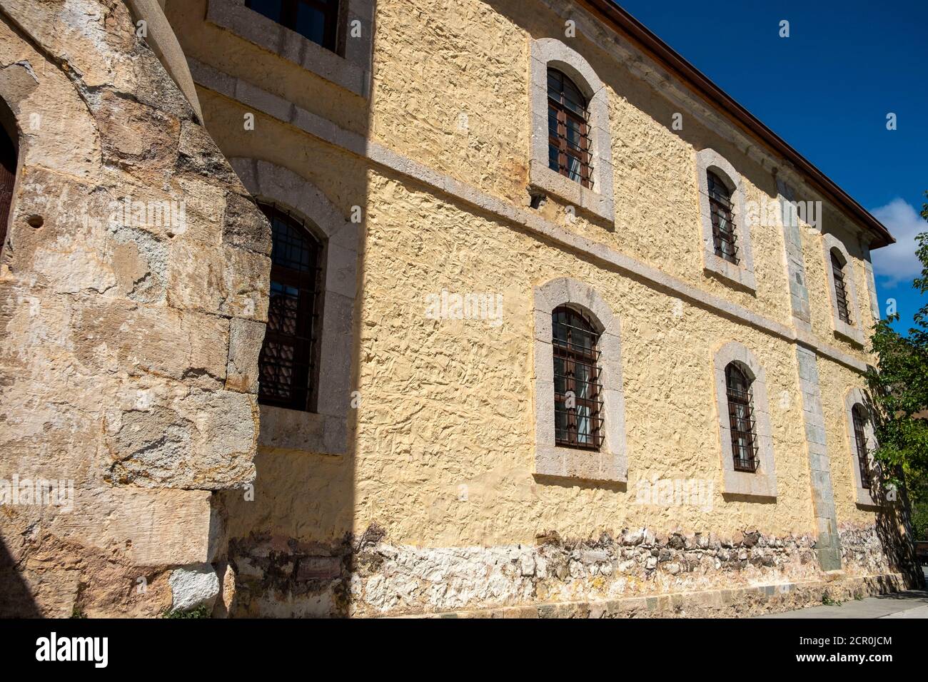 Nel Süleymaniye mahallesi, noto anche come Gümüşhane vecchia, vi sono molti edifici storici appartenenti a culture diverse. Foto Stock