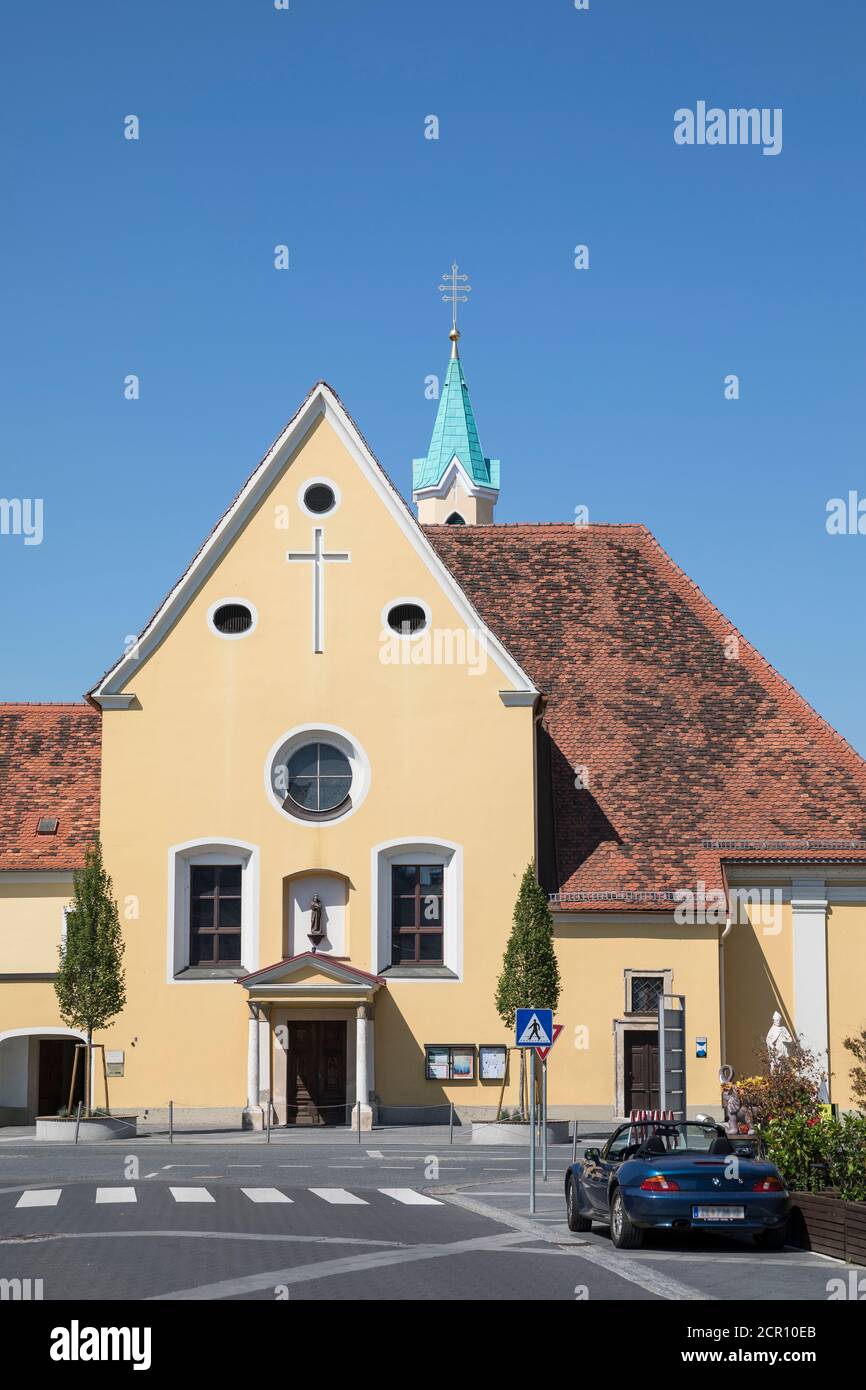 Monastero dei Cappuccini sulla piazza principale di Leibnitz, Stiria, Austria Foto Stock