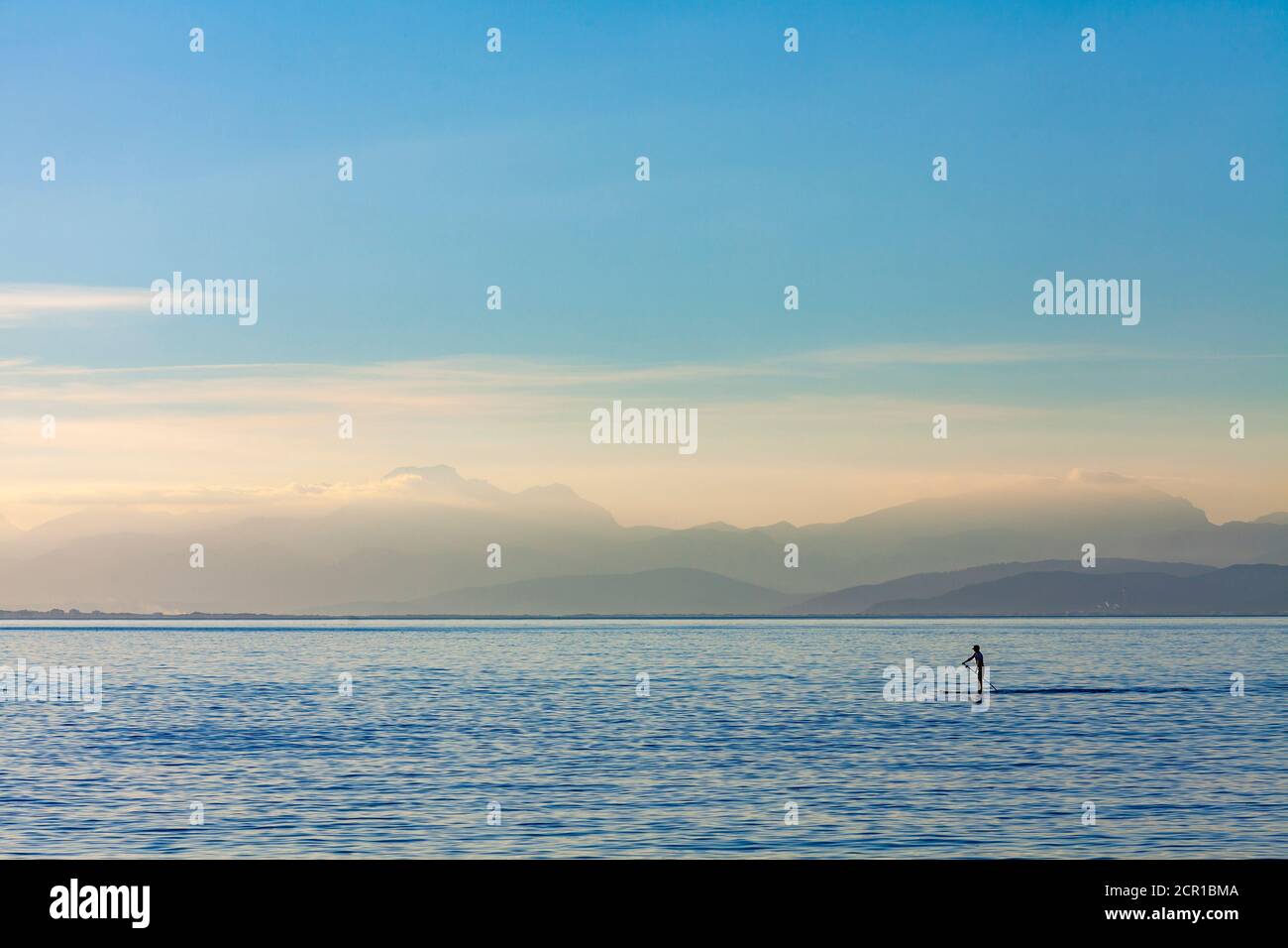 stand up paddle, mare, paesaggio, sport acquatici, costa, maiorca, pagaia, Foto Stock