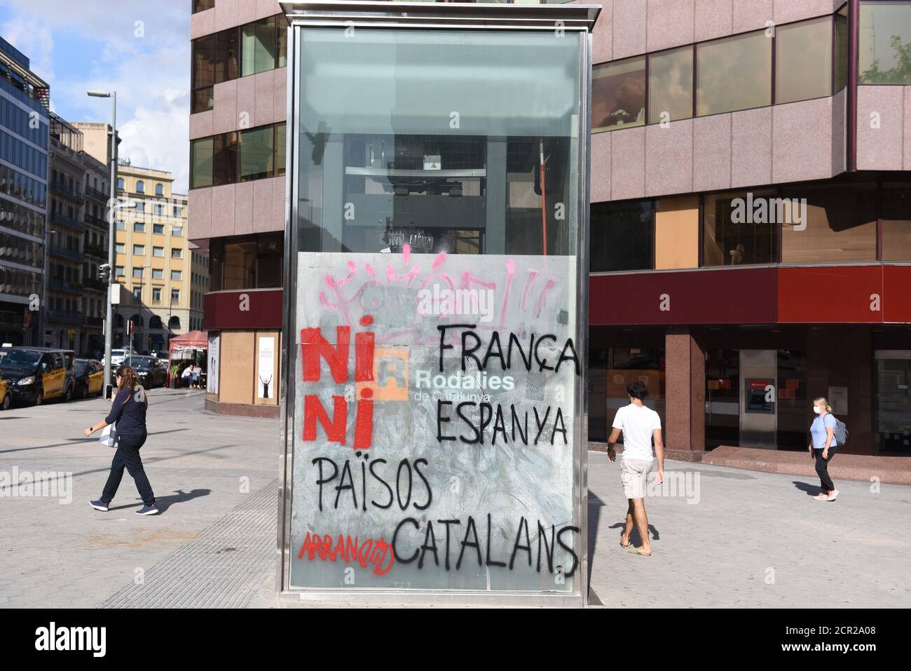 I graffiti Arran in lingua catalana che dicono 'Ni França, Ni Espanya, Paisos Catalans' (né Spagna, né Francia, paesi catalani) visto a Barcellona.Arran è un ramo di COPPA indipendente e anti-capitalista partito nel Parlamento catalano. COPPA (candidatura popolare dell'unità) Foto Stock