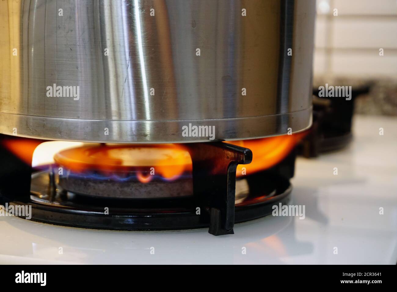 Forno con vista ravvicinata della padella Foto Stock