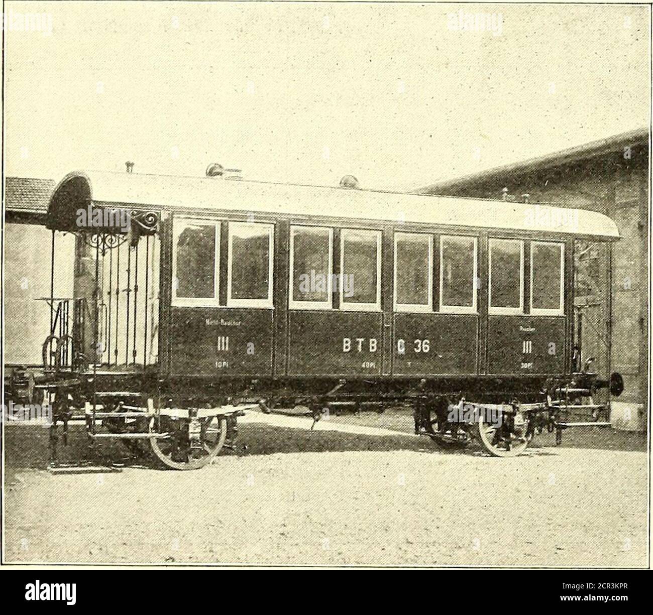 La ferrovia di strada giornale . onemotor auto non disegnerà più di un  rimorchio. I treni freighttrain operano a 18 km. All'ora. In discesa,il  motorman è autorizzato a lasciare la velocità