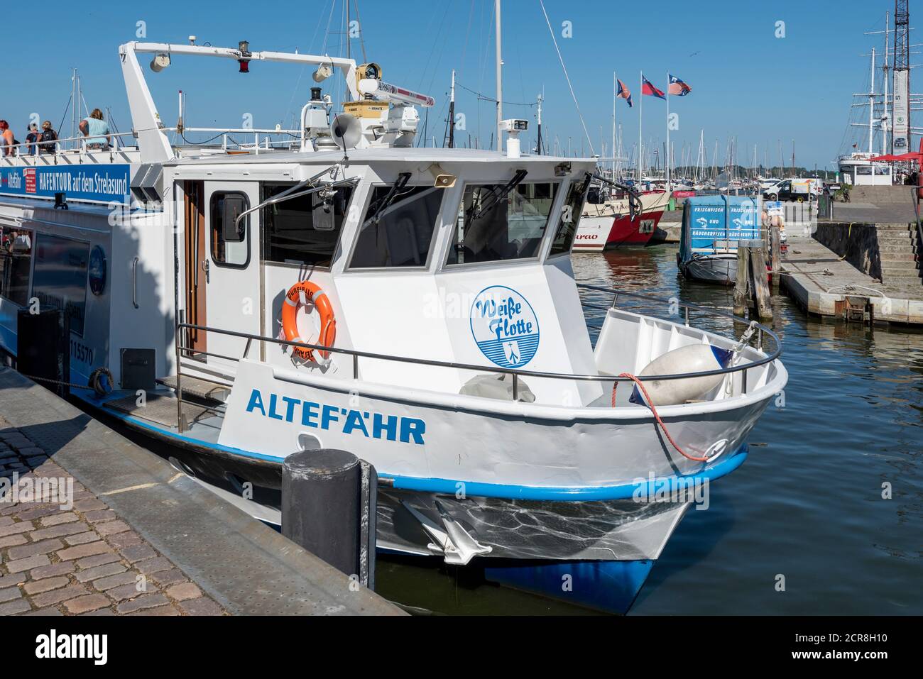 Germania, Meclemburgo-Pomerania occidentale, Stralsund, nave da escursione Altefähr nel porto di Stralsund, Mar Baltico Foto Stock