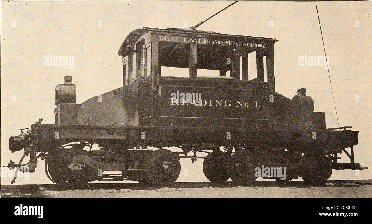 . Meccanico principale ferroviario [microforma] . 500 MAESTRO MECCANICO FERROVIARIO DICEMBRE 1904. Locomotiva elettrica per la Philadelphia & Reading LA locomotiva Baldwin opere di recente costruzione per motori sono stati arredati dalla Westinghouse Electric &The Philadelphia & Reading Railroad una società di produzione elettrica. Sono disponibili quattro tram da 500 volt per il servizio merci e passeggeri. I motori ferroviari, ciascuno di 50 cavalli di potenza. La cabina è montata. Fjg. 1 – Locomotiva elettrica per Philadelphia & Reading. Foto Stock