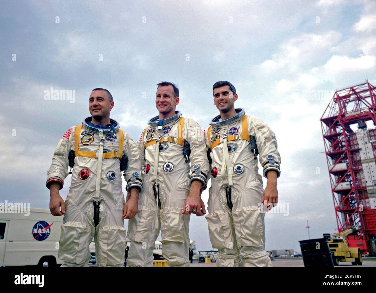 Il primo equipaggio della NASA prima presidiati Apollo volo spaziale, nominato il 21 marzo 1966, sono illustrati durante il corso di formazione in Florida. L a rari gli astronauti Virgil I. Grissom, Edward H. White II, e Roger Chaffee Foto Stock