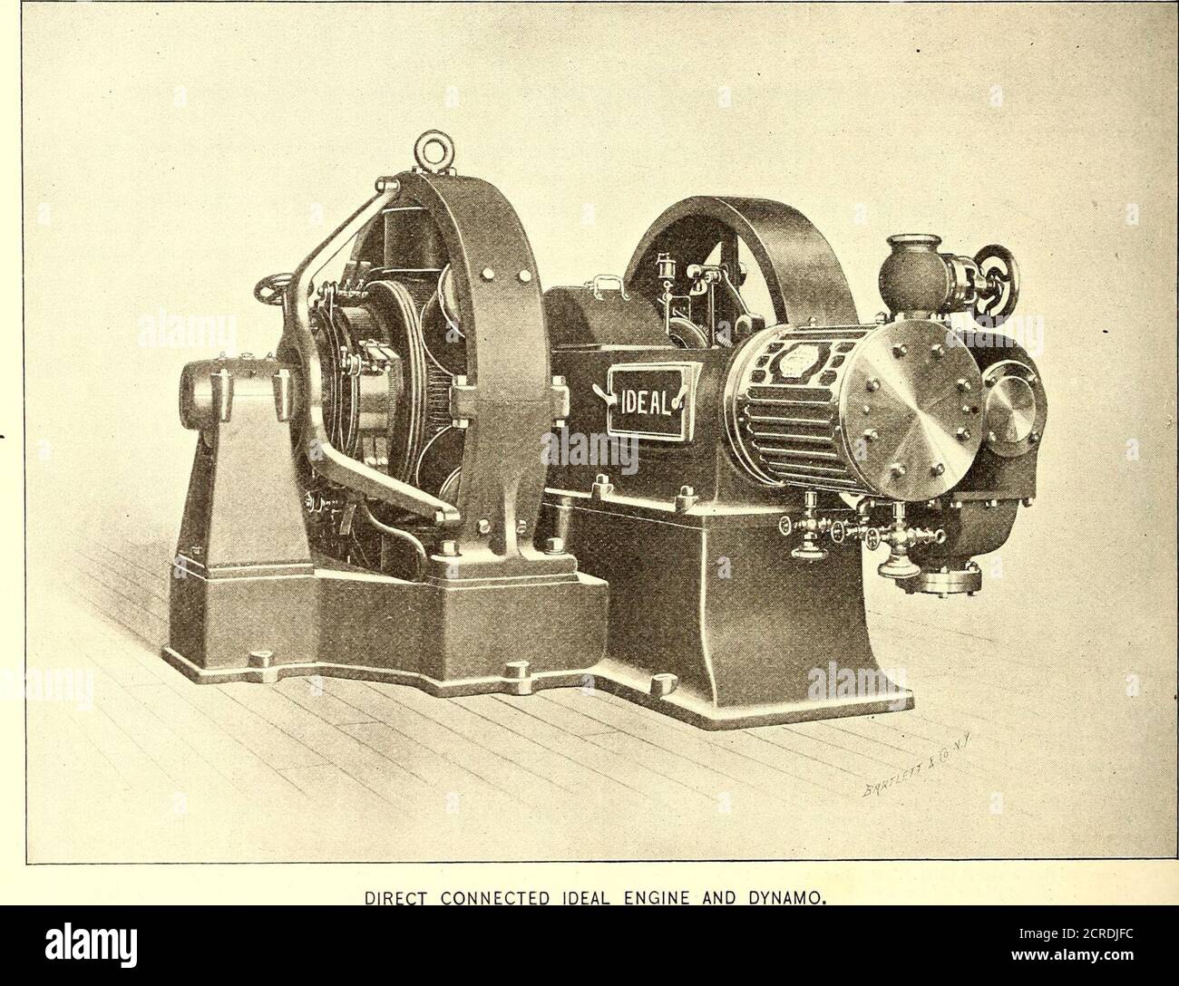 . Il giornale ferroviario stradale . carico. Il quadro elettrico è inoltre disposto in modo che l'intera corrente di potenza generata passi attraverso due interruttori affiancati. Un nickel a cinque centesimi era bilanciato sulla parte esterna della testata, il motore funzionava al carico di fric-tion. I due interruttori sono stati poi presi in mano e lanciati inistantaneamente, il contatore mostrando 340 ampere. Gli interruttori sono stati lanciati in sette secondi, poi di nuovo dentro e fuori, gettando sul motore praticamente il pieno carico della dinamo due volte entro quattordici secondi-onds, durante i quali il pezzo del cinque centesimo è rimasto bilanciato sul Foto Stock