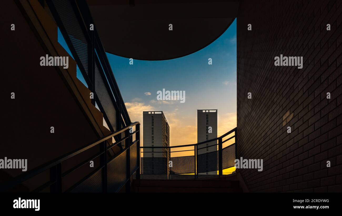 splendide immagini al tramonto di edifici giganteschi Foto Stock