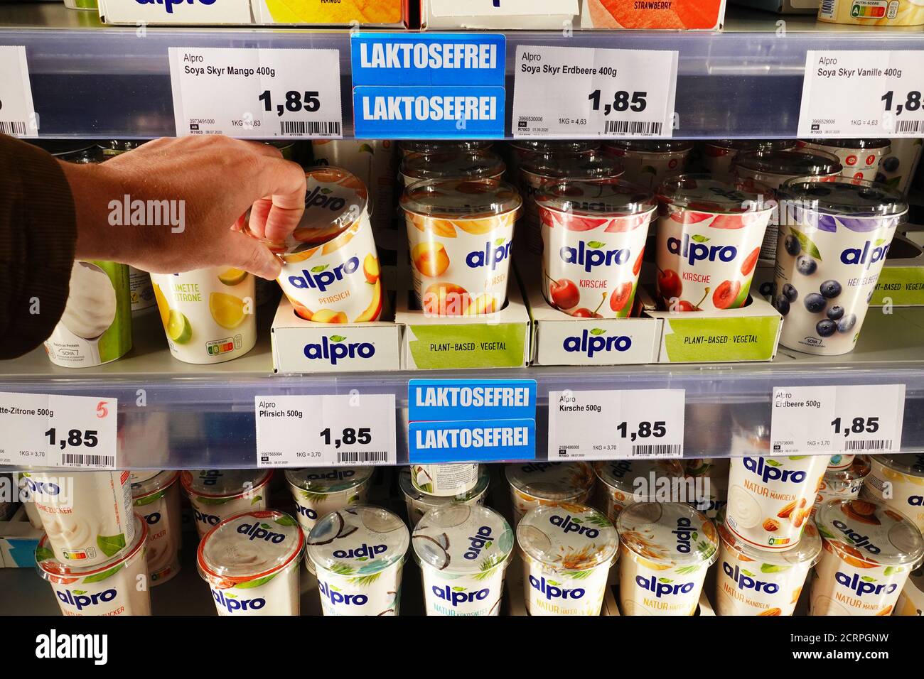 Prodotti per intolleranza al lattosio in un supermercato Foto Stock