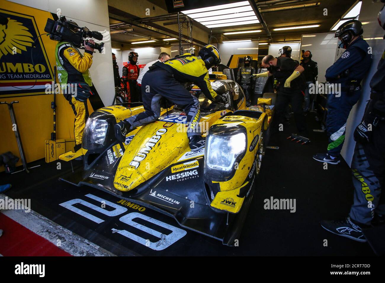 Le Mans, Francia. 20 Settembre 2020. 29 Van Eerd Frits (ndl), Van der Garde Giedo (nld), De Vries Nyck (nld), Racing Team Nederland, Oreca 07-Gibson, box durante la 2020 24 ore di le Mans, 7° appuntamento del Campionato Mondiale FIA Endurance 2019-20 sul circuito des 24 Heures du Mans, dal 16 al 20 settembre, 2020 a le Mans, Francia - Photo Thomas Fenetre / DPPI Credit: LM/DPPI/Thomas Fenetre/Alamy Live News Foto Stock