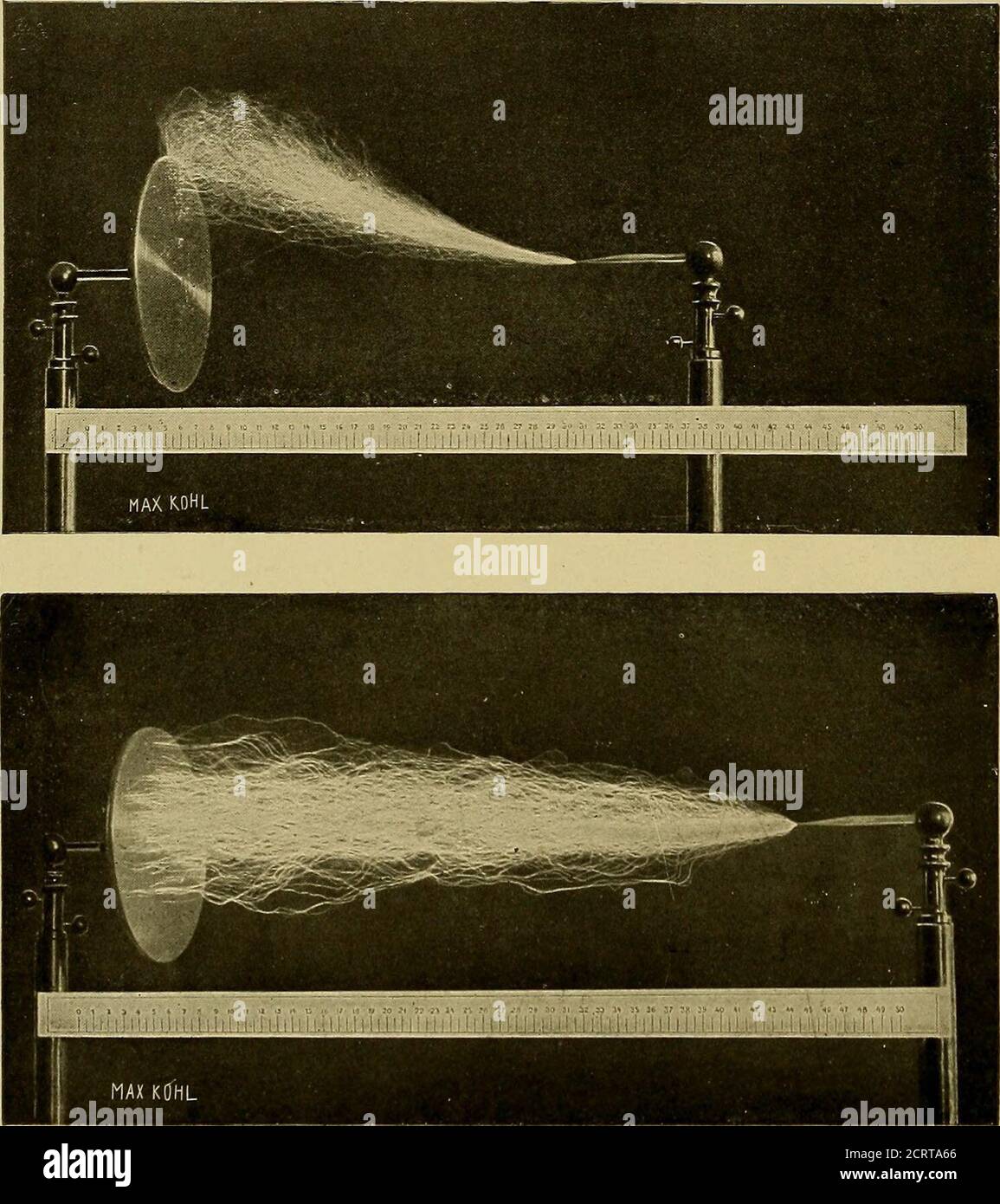 . Un sistema di istruzioni per i metodi radiologici e gli usi medici della luce, dell'aria calda, delle vibrazioni e delle correnti ad alta frequenza : un sistema pittorico di insegnamento mediante le targhette di istruzioni cliniche con testo esplicativo : una serie di cliniche fotografiche negli usi standard di apparecchi terapeutici scientifici per i medici e chirurgici : preparato specialmente per lo studio post-laurea in medicina, medici generali, dentisti, dermatologi e specialisti nel trattamento delle malattie croniche, e la pratica del sanitarium . Piastra 3. - fase positiva dell'energia elettrica. Azione sulla pellicola di un singolo Foto Stock