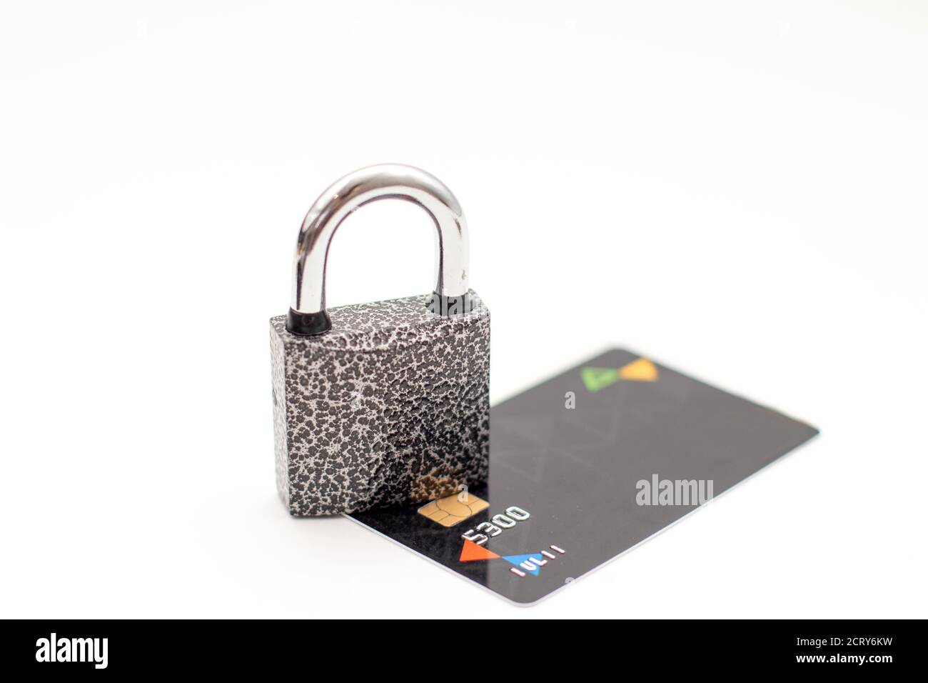 Carta di credito con lucchetto. Dati sicuri e concetto di pagamento protetto Foto Stock