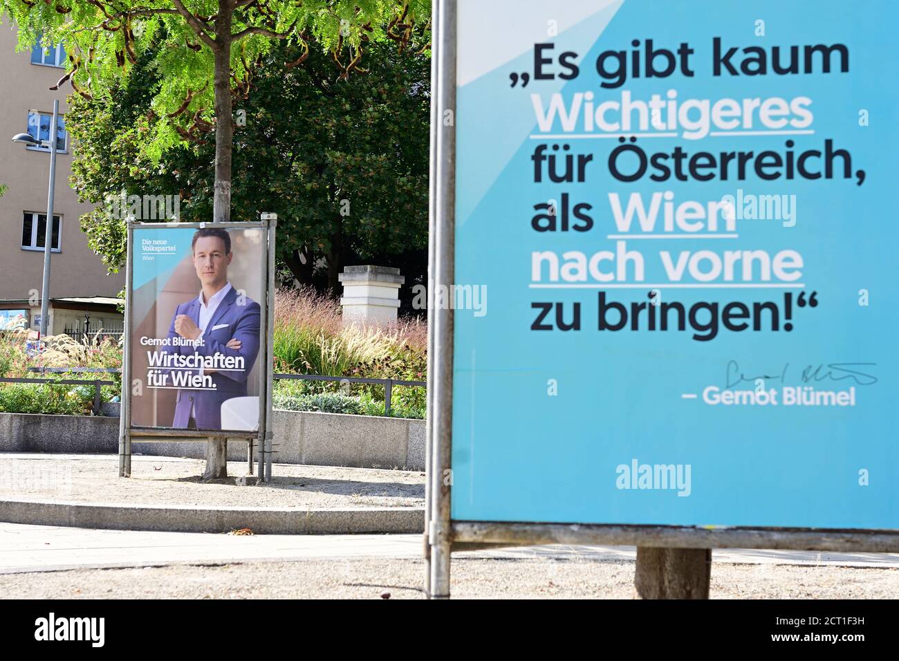Vienna, Austria. Manifesti elettorali del ÖVP (Partito popolare di Nuova Vienna) per le elezioni mayorali del 11 ottobre 2020 a Vienna Foto Stock