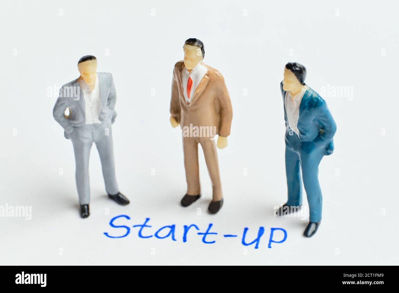 Concetto di startup e creazione di nuove imprese con persone astratte. Foto Stock