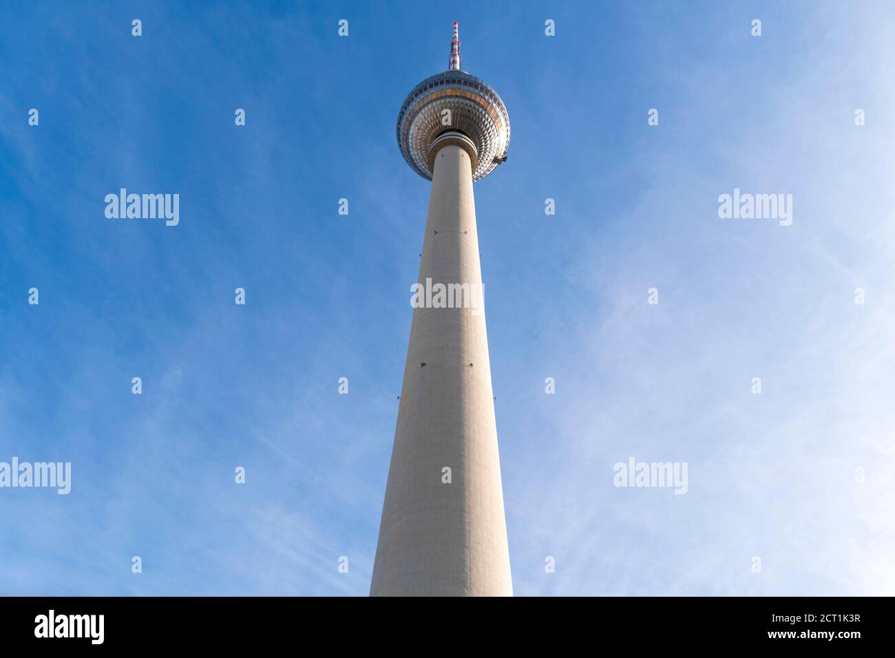 Rund um den Telespargel - Berliner Fernsehturm am Alexanderplatz, Berlin-Mitte, 19.09.2020 Foto Stock