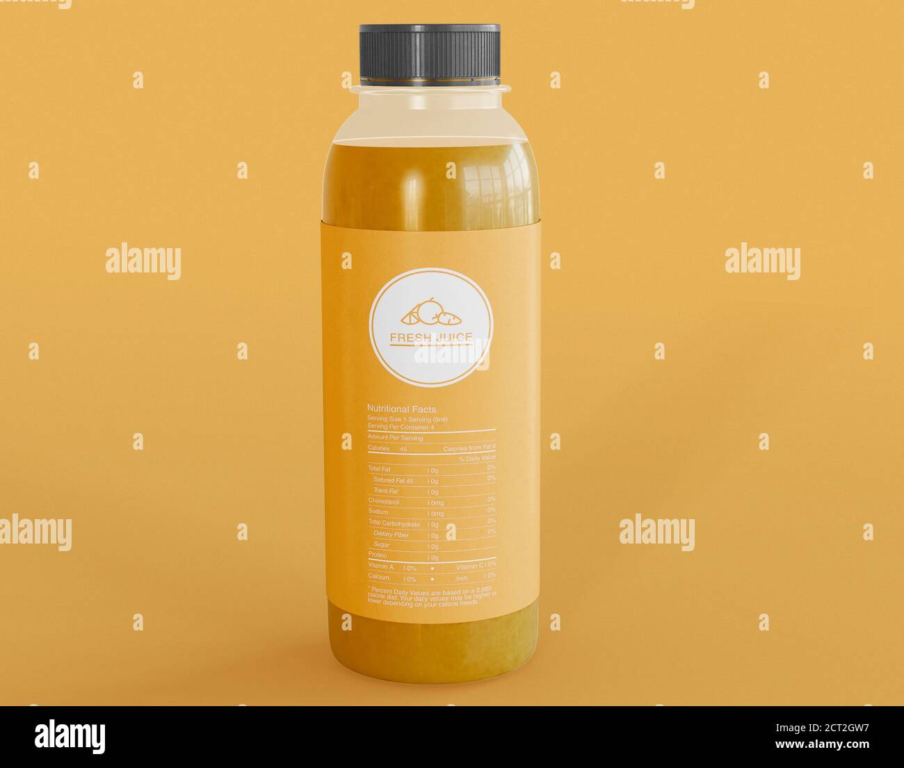 Illustrazione 3D. Bottiglia di succo fresco su sfondo giallo isolato. Bevande naturali e rinfrescanti. Concetto di packaging e branding. Foto Stock