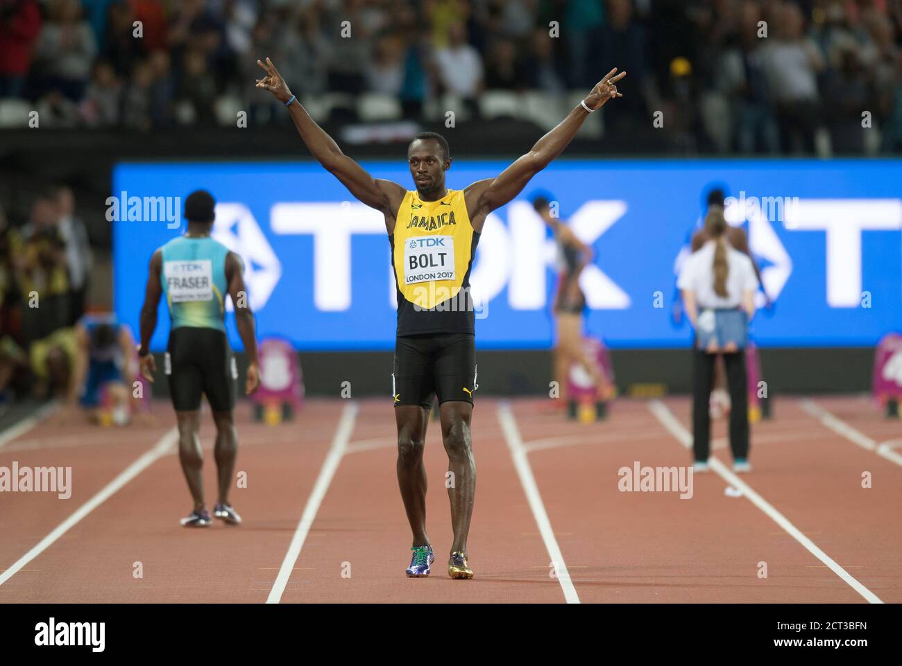 Usain Bolt saluta la folla londinese prima di qualificarsi per la semifinale Mens 100m. World Athletics Championships 2017 Picture : © Mark Pain / Alamy Foto Stock