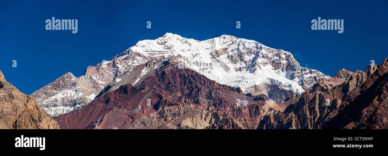 Cima di Aconcagua, a 6,961 m, la montagna più alta della catena montuosa  delle Ande, Parco Provinciale di Aconcagua, Provincia di Mendoza,  Argentina, Sud America Foto stock - Alamy