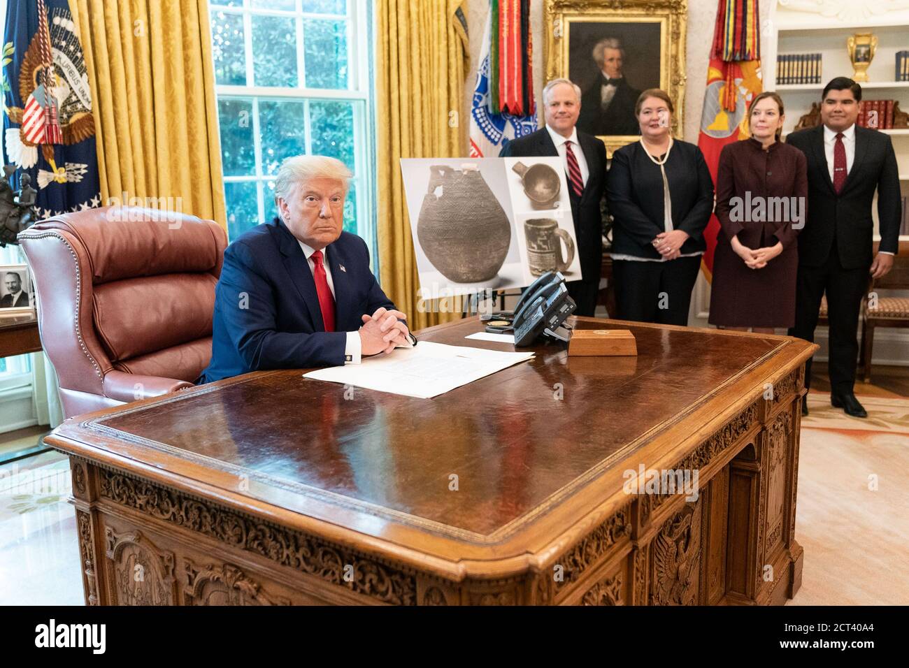 WASHINGTON DC, USA - 17 settembre 2020 - il presidente degli Stati Uniti Donald J. Trump partecipa al rimpatrio di resti e manufatti dei nativi americani provenienti da F. Foto Stock