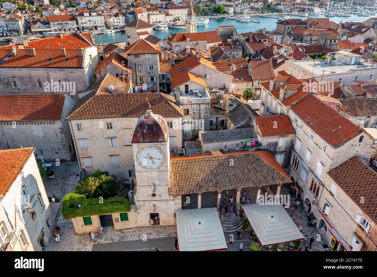 Trogir città vecchia con edifici storici, Croazia Foto Stock