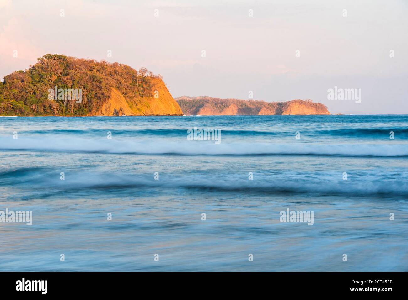 Playa Buena Vista Beach all'alba, Provincia di Guanacaste, Costa Rica Foto Stock