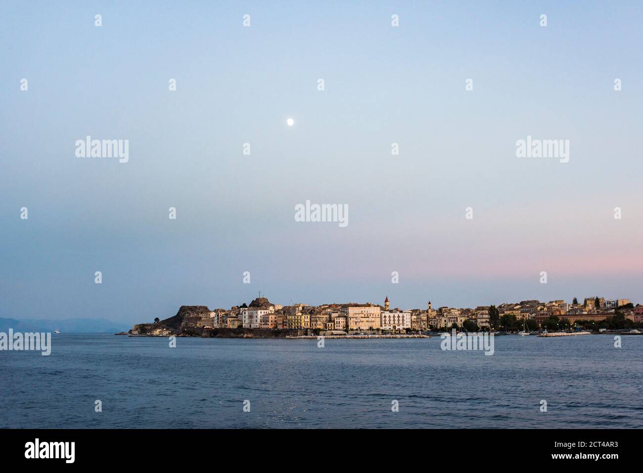 Luna sull'isola di Corfù, Europa, sfondo con spazio per la copia Foto Stock