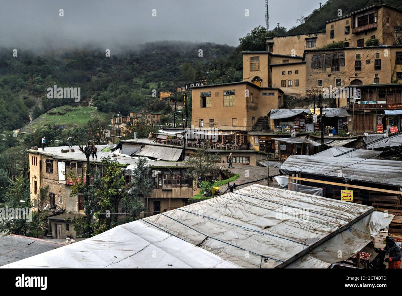 Vista di case a schiera nella zona del mercato, Masuleh, Gilan Provincia, Iran Foto Stock