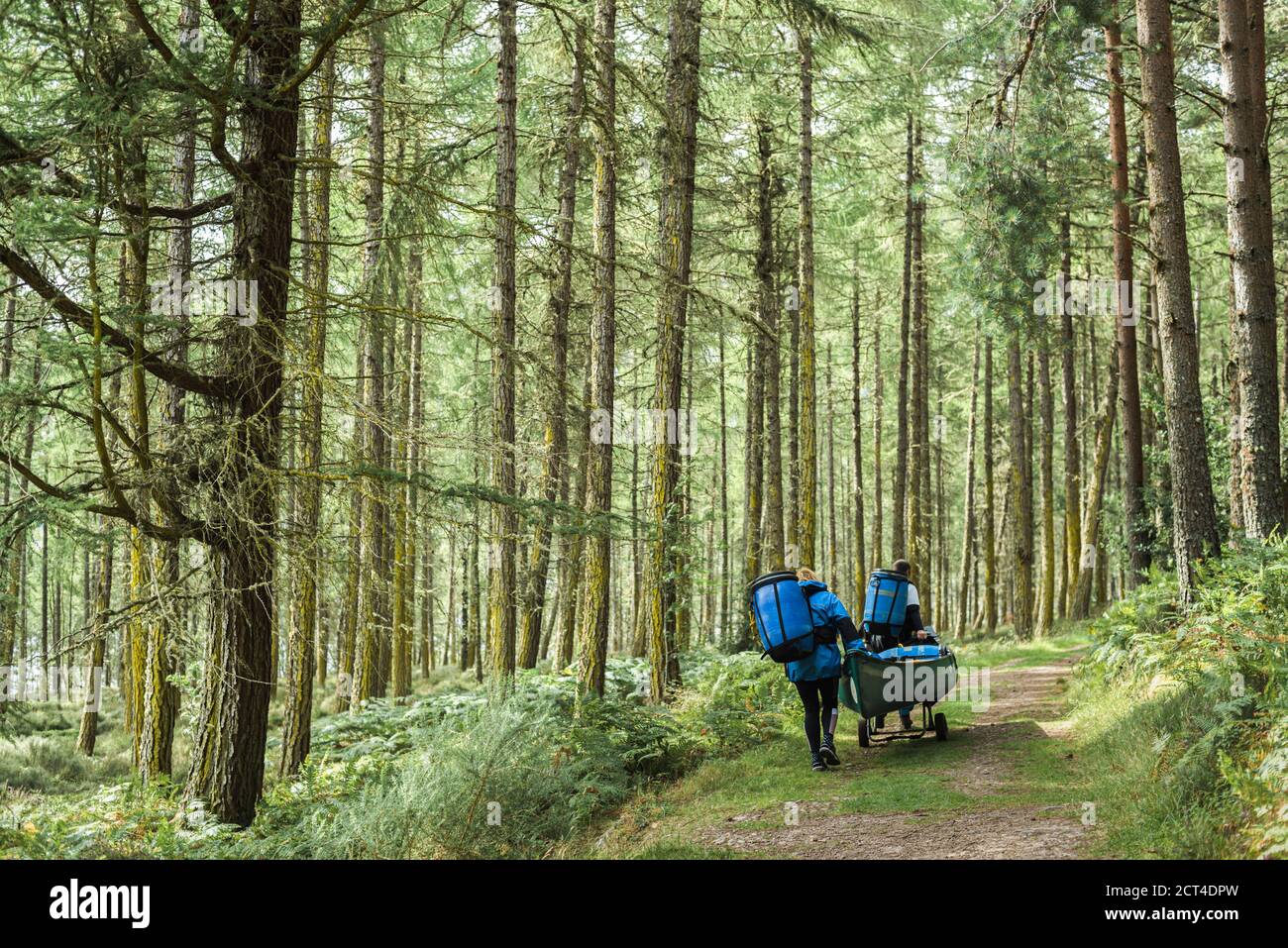 Canoa il Caledonian Canal, vicino a Inverness, Highlands scozzesi, Scotland, Regno Unito, Europa Foto Stock