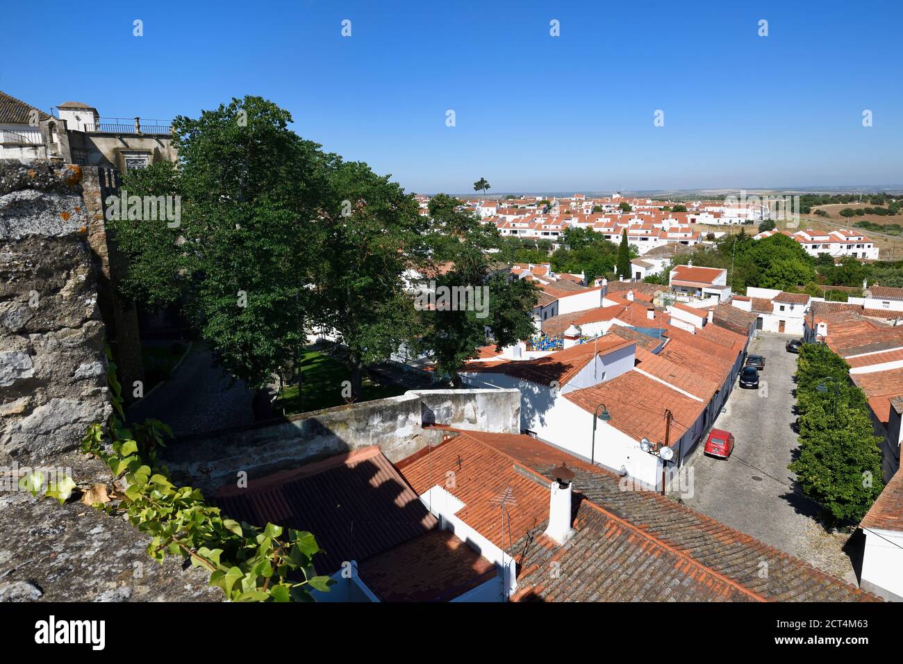 Vista sui tetti rossi di Serpa, Alentejo, Portogallo Foto Stock