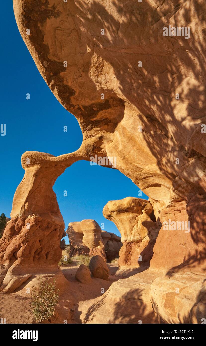Metate Arch al Giardino del Diavolo a grande scala Escalante National Monument, Colorado Plateau, Utah, Stati Uniti d'America Foto Stock