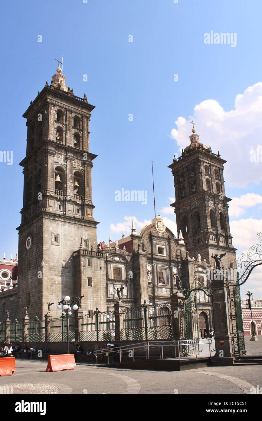 Cattedrale Basilica de Puebla sulla piazza centrale, Puebla de Zaragoza, Messico. Sito patrimonio dell'umanità dell'UNESCO Foto Stock
