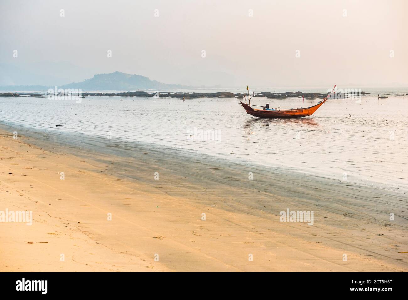 Spiaggia di Maungmagan al tramonto, Dawei, Regione Tanintharyi, Myanmar (Birmania) Foto Stock