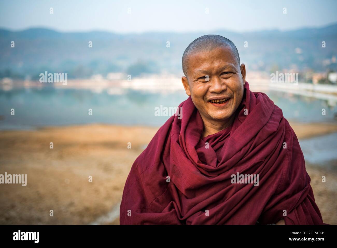 Ritratto di un monaco a Pindaya, Stato Shan, Myanmar (Birmania) Foto Stock