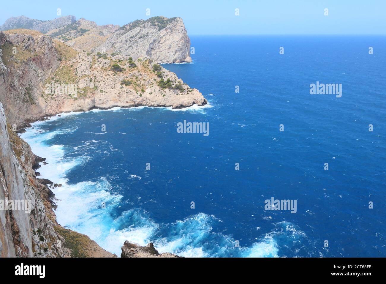 Cap de Formentor sull'isola di Maiorca, Spagna. Vista panoramica sul mare. Foto Stock
