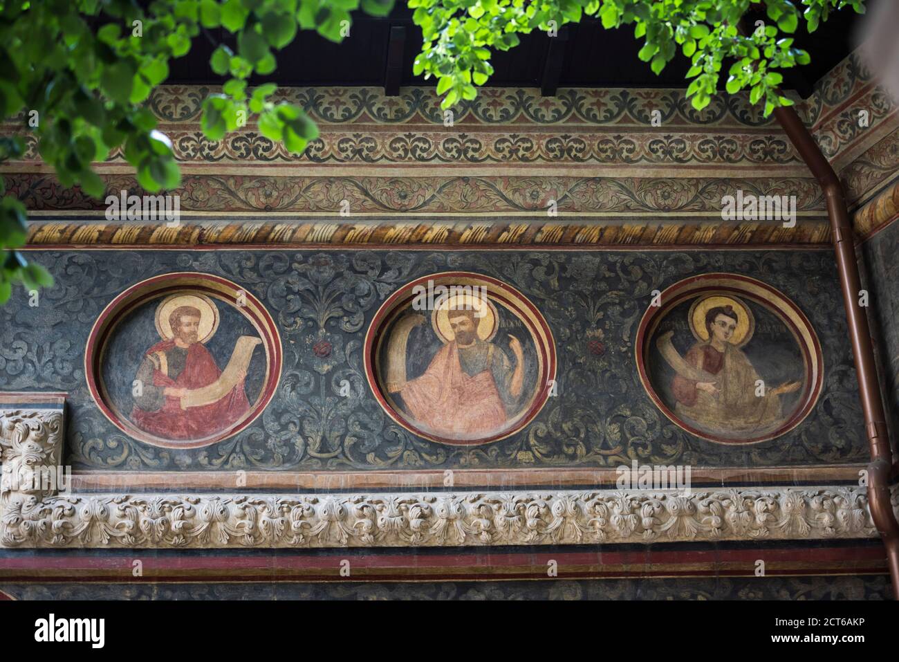 Il Monastero di Stavropoleos, una bella chiesa dipinta a Bucarest, nella regione di Muntenia, in Romania Foto Stock