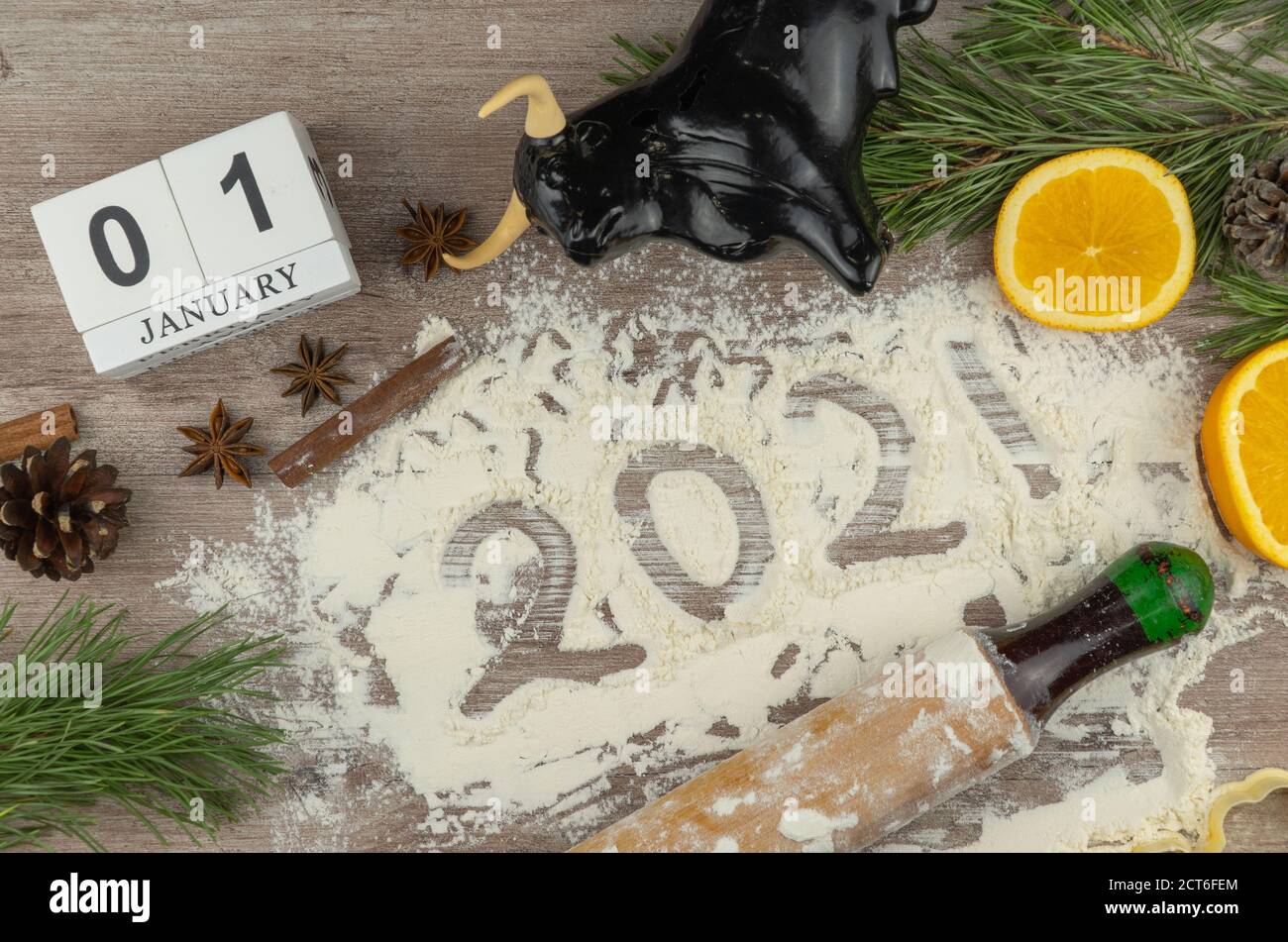 Preparazione delle delizie natalizie e delle festività natalizie. Calendario con data gennaio 01. Foto Stock