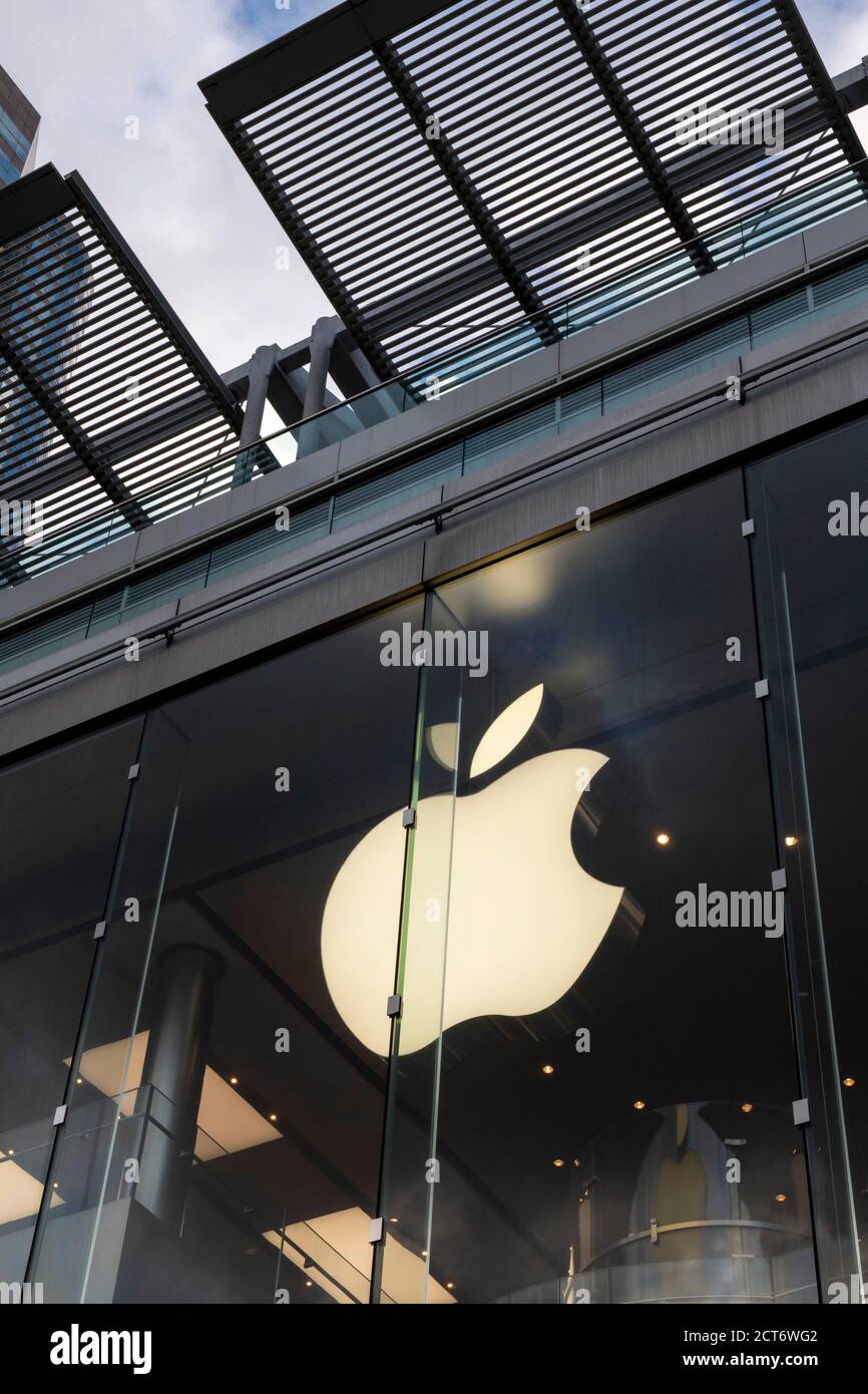 Hong Kong, Hong Kong, Cina. 16 Set 2020. Il negozio Apple nel centro commerciale IFC nel quartiere finanziario di Hong Kong centrale. Credit: Jayne Russell/ZUMA Wire/Alamy Live News Foto Stock