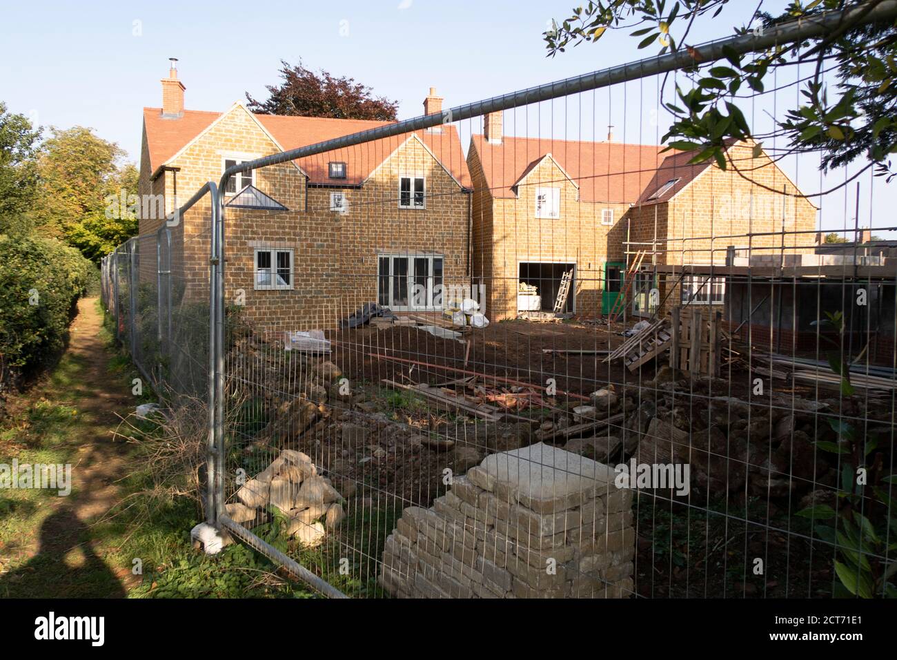 Costruzione di nuove case in corso in via corda nel north Oxfordshire villaggio di Hook Norton Foto Stock