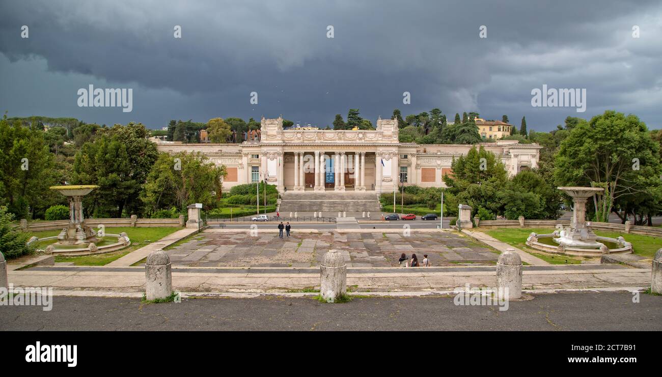 Roma,Italia - 15 maggio 2016:la Galleria Nazionale d'Arte moderna è una galleria d'arte a Roma, fondata nel 1883 e dedicata all'arte moderna e contemporanea Foto Stock