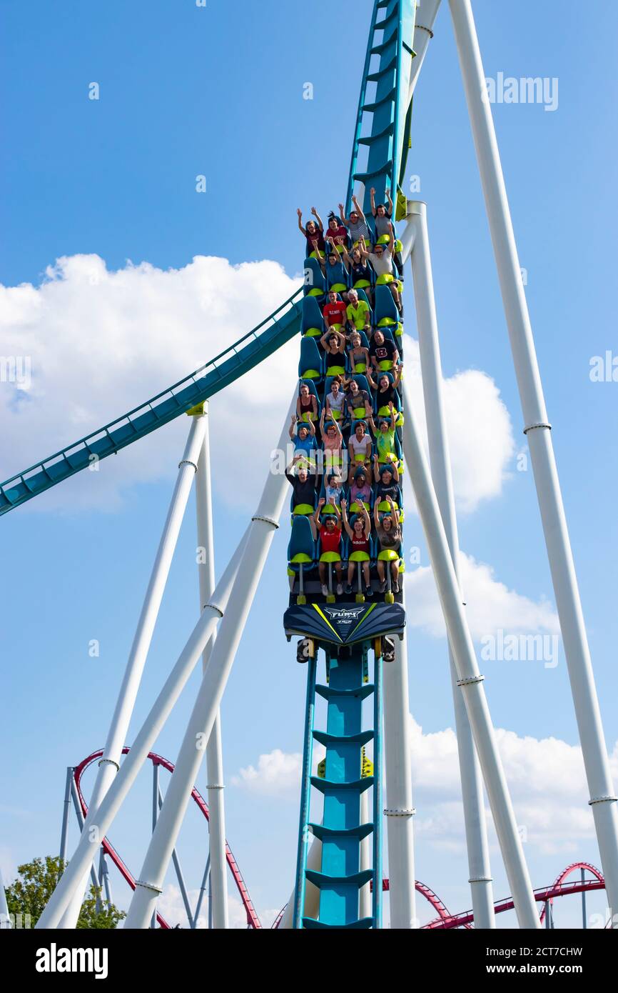 Carowinds, Stati Uniti d'America - 19 agosto 2019. Attrazione Fury 325 nel parco a tema Carowinds il 19 agosto 2019 a Charlotte, Carolina del Nord, USA Foto Stock